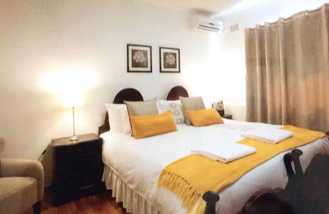 This warm, homely modern Guesthouse lies within the Paarl Wineland's