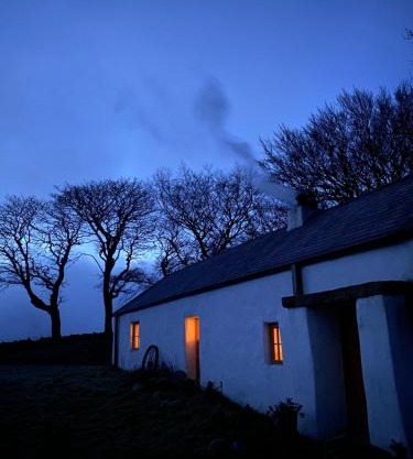 Thistle Thatch Cottage and Hot Tub - Mourne Mountains