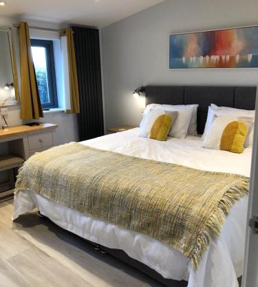Thistledown Lodge! 5 minutes from beach! Free cancellation!
