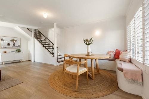 Thomas Drive - Unit 1