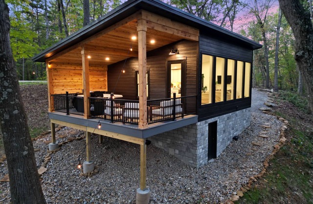 Thompson Oasis | Modern Couples Cabin