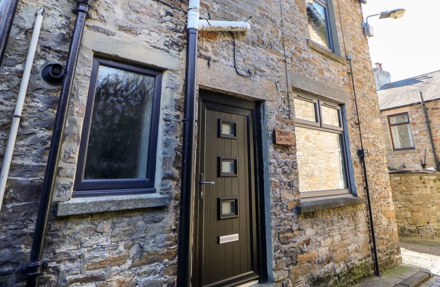 THORNE COTTAGE, romantic, character holiday cottage in Stanhope