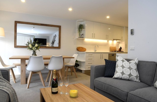 Thredbo Village (Central- Luxury 2 Bedroom Apartment