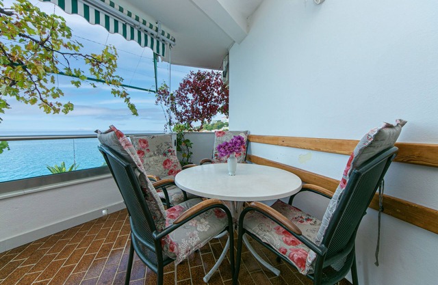 Three bedroom apartment near beach Živogošće - Porat, Makarska (A-20097-a)