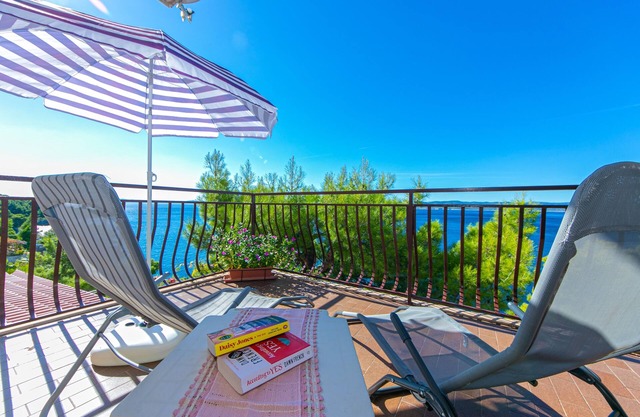 Three bedroom apartment with terrace and sea view Brela, Makarska (A-20075-a)