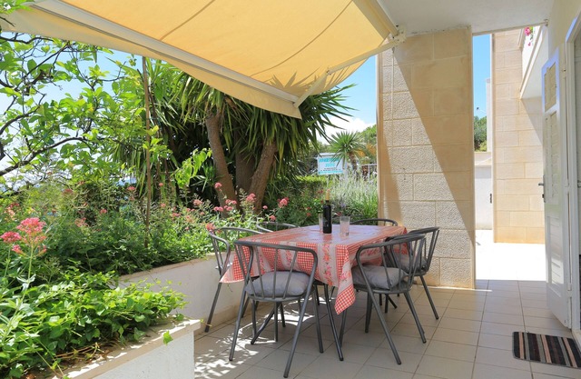 Three bedroom apartment with terrace and sea view Brela, Makarska (A-20598-a)