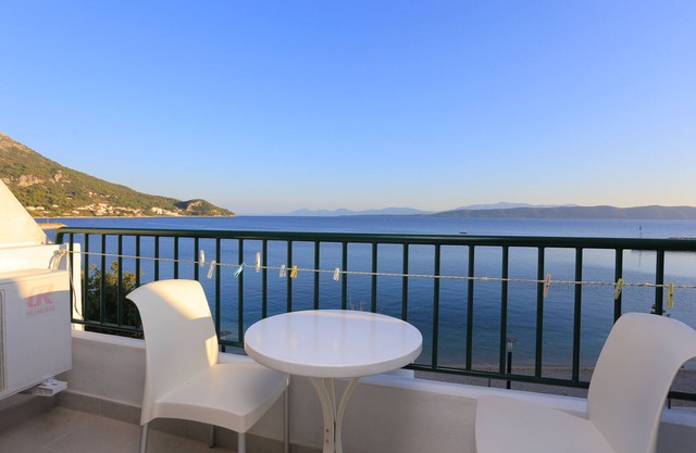 Three bedroom apartment near beach Igrane, Makarska (A-6653-a)