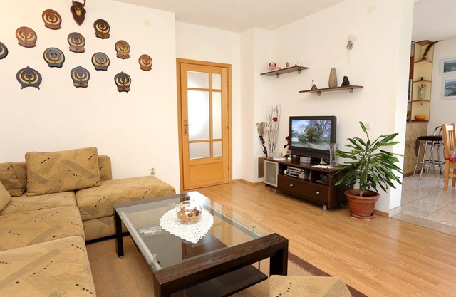 Three bedroom apartment with terrace Drače, Pelješac (A-10127-a)
