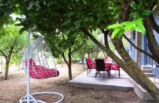 Three bedroom apartment with terrace Sinj, Zagora (A-21628-a)