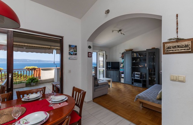 Three bedroom apartment with terrace and sea view Duće, Omiš (A-14587-a)