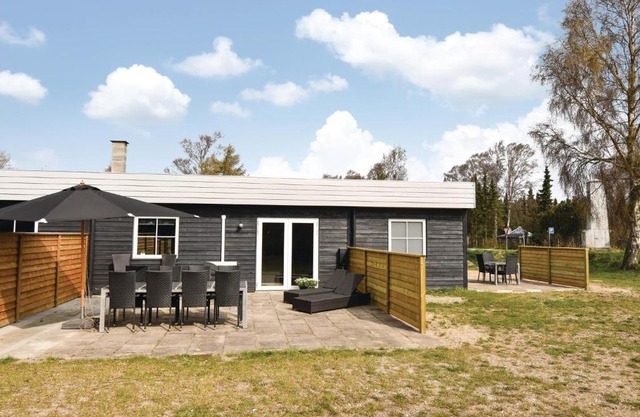 Three-Bedroom Holiday Home In Vaggerlose