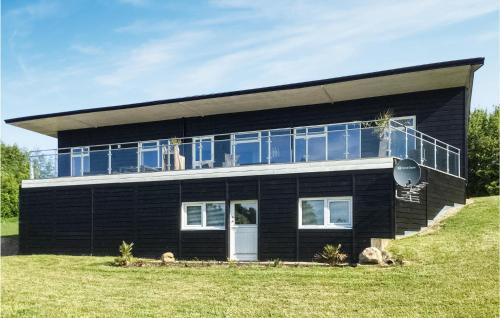 Three-Bedroom Holiday Home In Spottrup