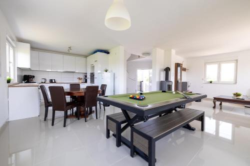 Three-Bedroom Holiday Home Vida with Private Pool