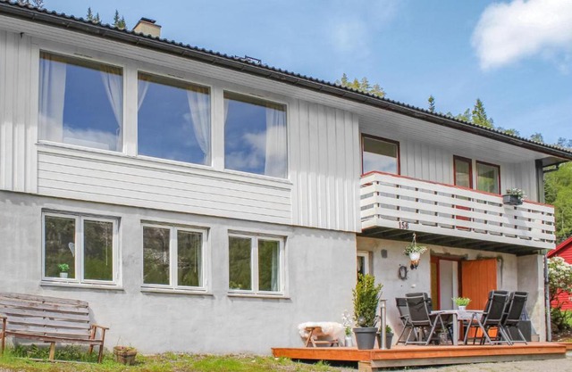 Three-Bedroom Holiday Home In Vikanes