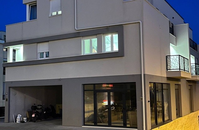 Three bedroom apartment with balcony Kaštel Štafilić, Kaštela (A-22533-d)