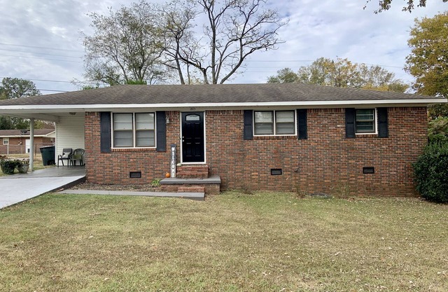 Three Bedroom Quiet Clean Home Centrally Located in Florence