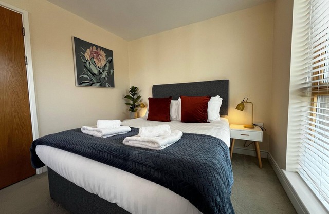 Three Bedroom Townhouse with Parking