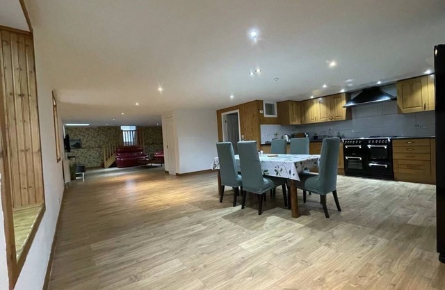 Three bedrooms Apartment sleep up to 9 people insch Aberdeenshire uk