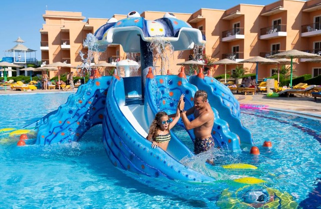 The Corners Beach Resort 