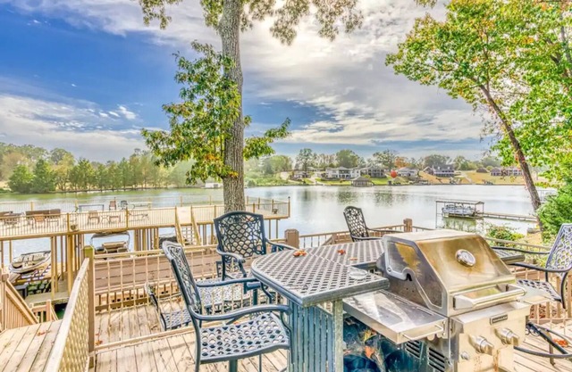 Three Level Waterfront Condo with Boat Slip near RTJ Golf Course. Two Kings.