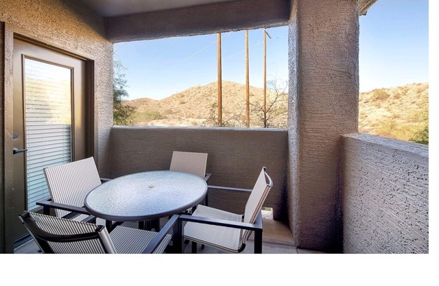 Three nights for Super Bowl 2023: close to Airport