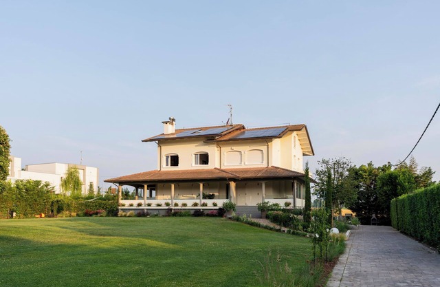 Three-room flat on the mezzanine floor (Marotta)