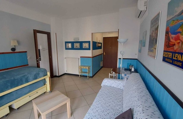 THREE-ROOM APARTMENT BY THE SEA CIN IT010059C2PRHV72W3