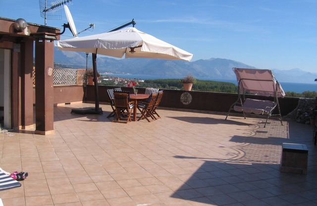 three-room apartment of 70 sqm with terrace of 70 sqm