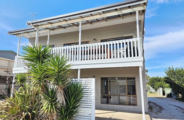 Three Sisters - 12 O'Byrne Avenue