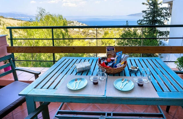 Τhree-storey maisonette with a wonderful view of the Saronic sea