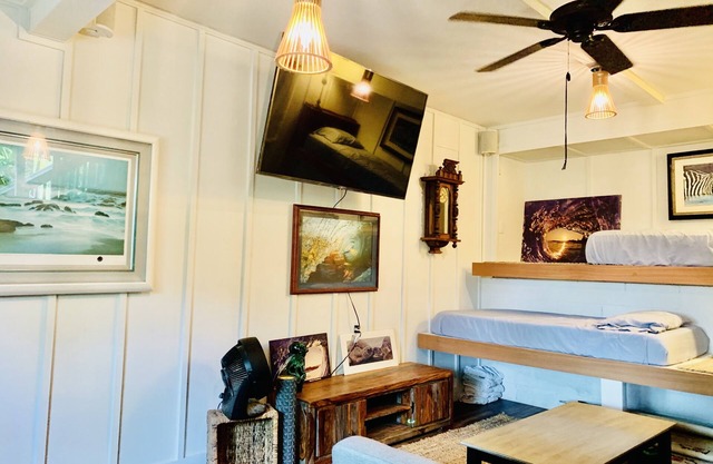 Three Tables Bungalow, walking distance Waimea Bay, Three Tables, Sharks Cove