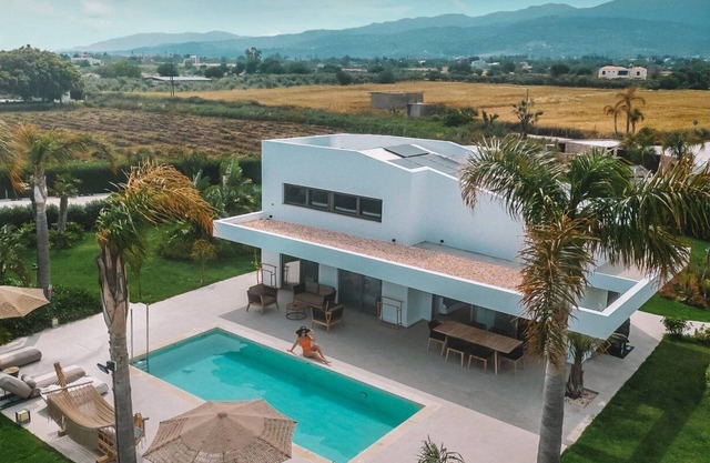 Thrilling Kos Villa | Villa James-Sirius | 3 Bedrooms | Spacious Furnished Sun.
