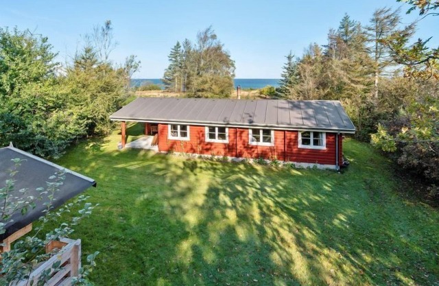 "Thrine" - 100m to the inlet by Interhome