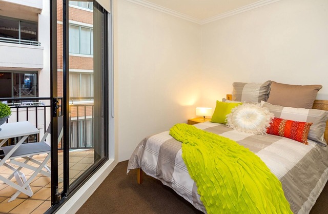 Thriving city location, dining hub near CBD