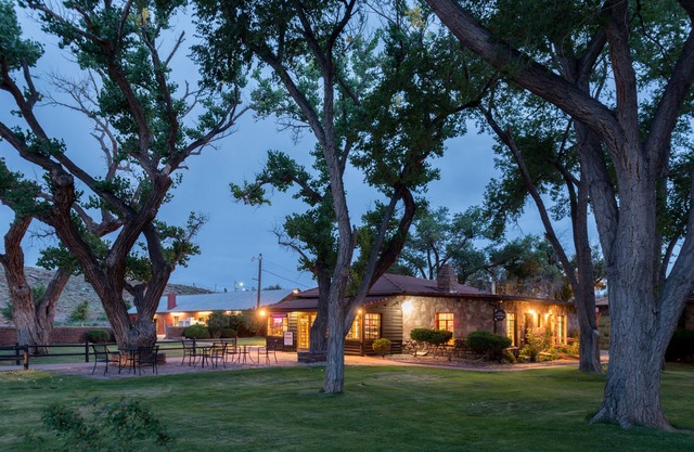 Thunderbird Lodge