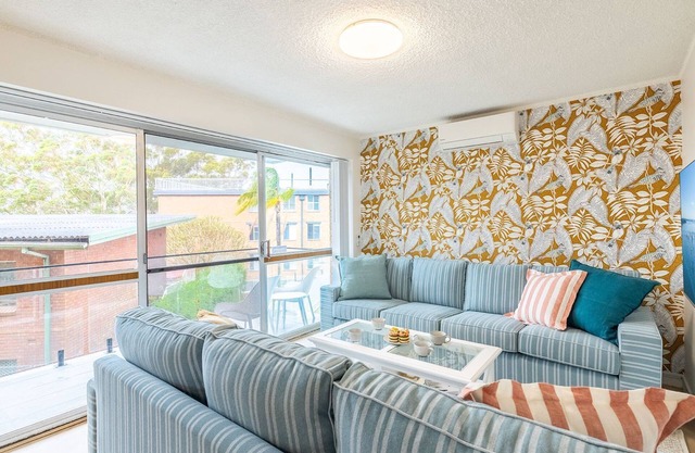 Thurlow Lodge, 7,6 Thurlow Avenue - Beautifully styled unit with WiFi, views and a pool