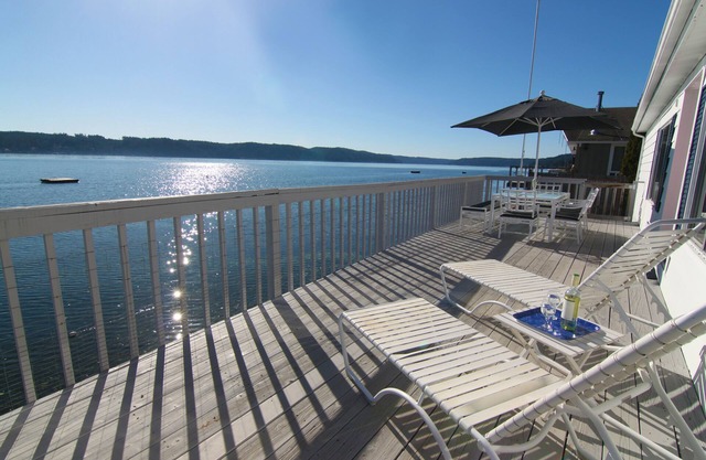 Tide's End Beach House - ON THE WATER - North Shore at Hood Canal