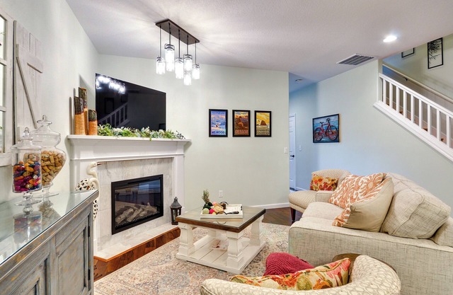 Tigard Vacation Rental w/Deck: 13 Mi to Portland!