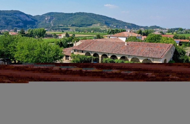 Tigli apartment with two bedrooms and one bathroom on the second floor with 4 metre glass window (apartment 6)