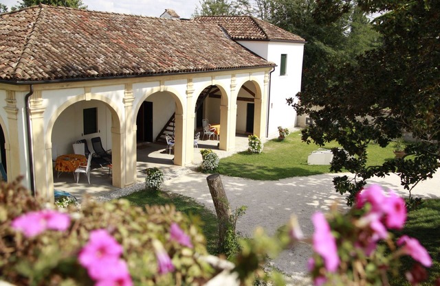 Tiglio, charming residence in the Barchessa of Venetian Villa: Villa Pastori.
