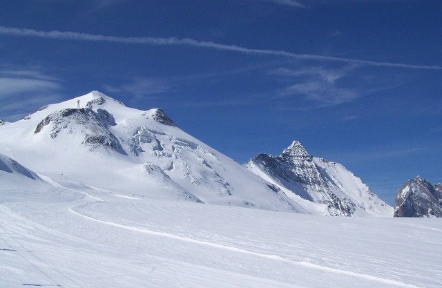 Tignes Val Claret ski-in ski-out Studio cabin 3/4 people at 2150m
