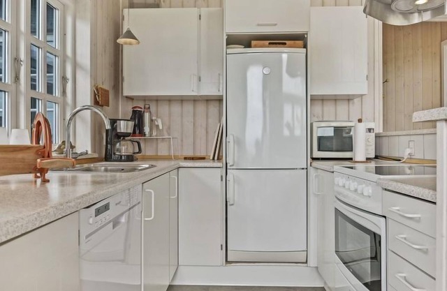 "Tilia" - 15m from the sea by Interhome