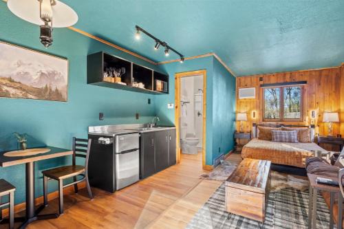 Timber Lodge #31