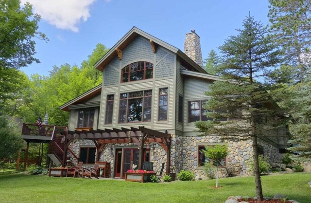 Timberhaus on Garfield Lake