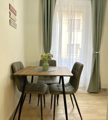 Timco apartment with balcony and air-conditioner