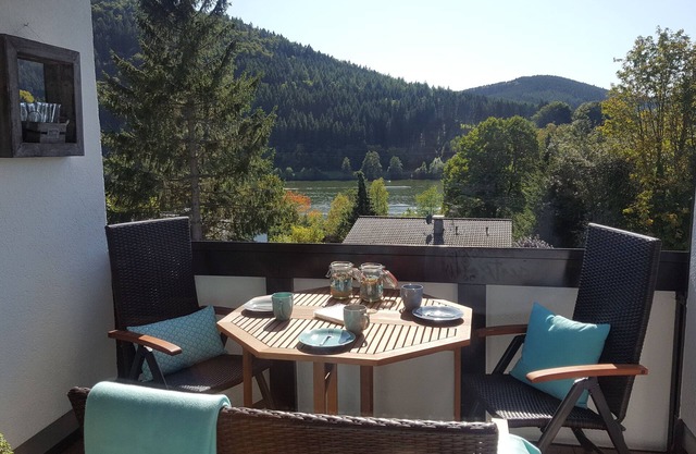 Timeless" apartment, gigantic lake view, fireplace, WLAN, dogs welcome
