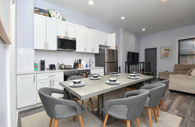 Times Square Stylish 5-Bedroom, 3-Bath Chic Duplex Apartment