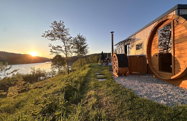 Tiny Chalet by the Lake with Sauna & Hot Tub