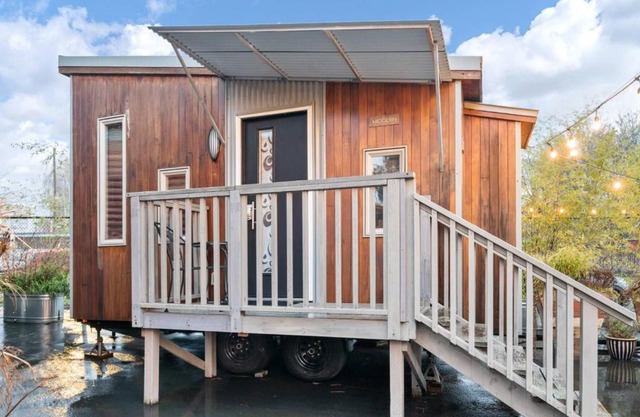 Tiny Digs Modern House