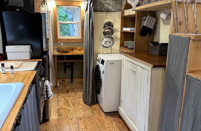 Tiny home on working gourmet mushroom farm just minutes outside of Gibsons.